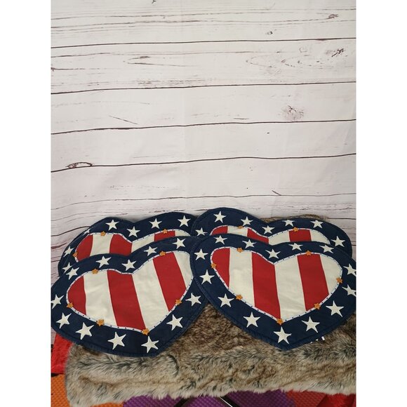 Set Of 4 Patriotic Heart-Shaped‎ Placemats With Stars & Stripes Design - Picture 2 of 5